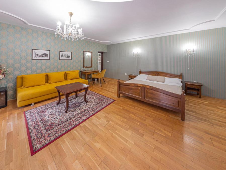 Hotel Salamander - Garni Banská Štiavnica Exteriör bild