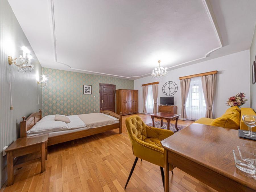 Hotel Salamander - Garni Banská Štiavnica Exteriör bild