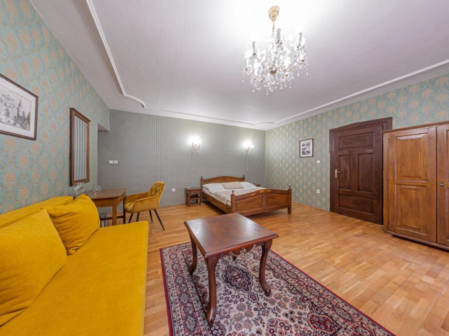 Hotel Salamander - Garni Banská Štiavnica Exteriör bild