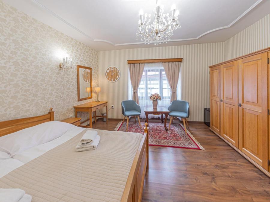 Hotel Salamander - Garni Banská Štiavnica Exteriör bild