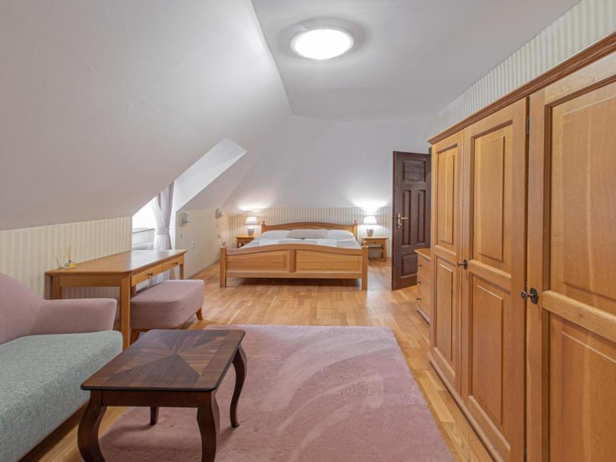 Hotel Salamander - Garni Banská Štiavnica Exteriör bild
