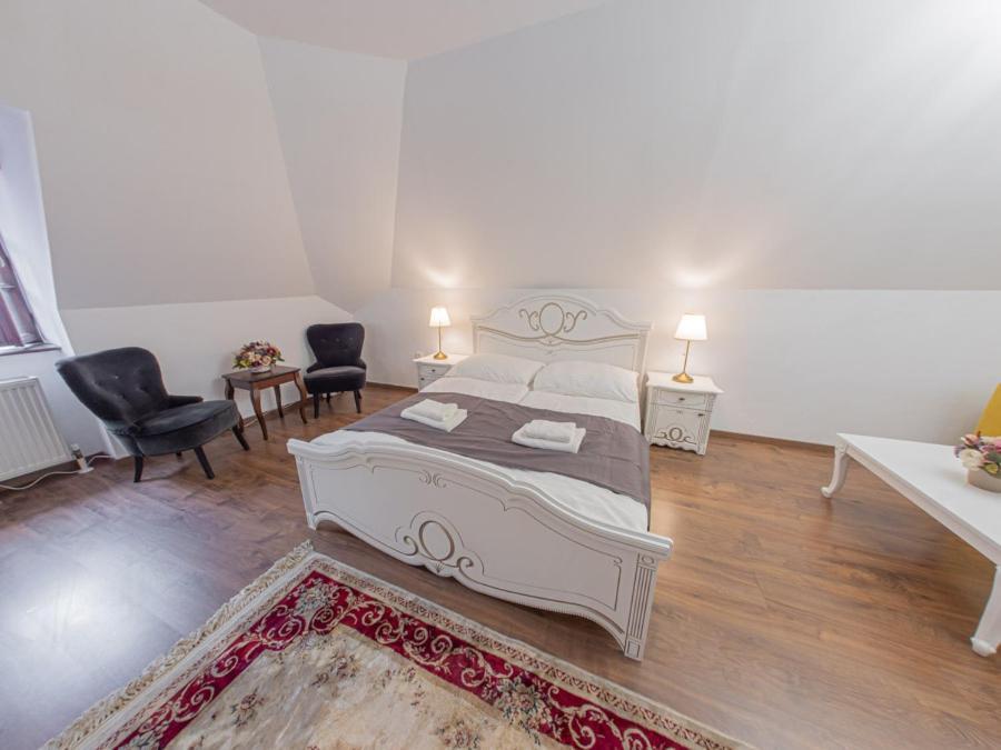 Hotel Salamander - Garni Banská Štiavnica Exteriör bild