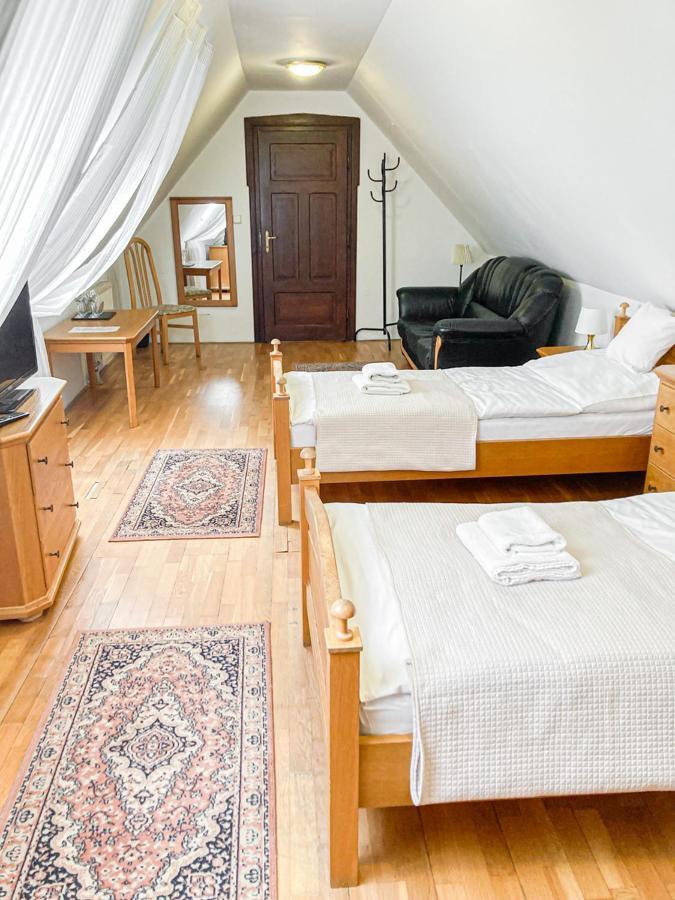Hotel Salamander - Garni Banská Štiavnica Exteriör bild