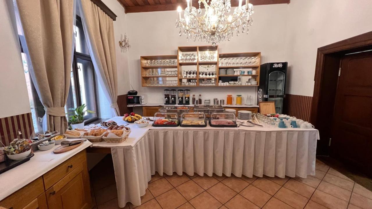 Hotel Salamander - Garni Banská Štiavnica Exteriör bild